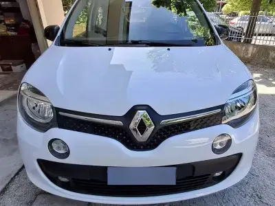 Usado Renault Twingo SE 69 CV (50 kW) 2019 Blanco Utilitario