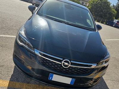 Usata Opel Astra Innovation 110 CV (80 kW) 2019 Verde Berlina