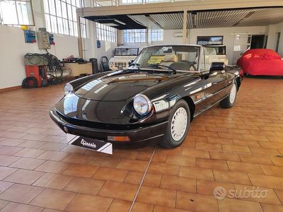 Usata Alfa Romeo Spider 106 CV (77 kW) 1990 Nero Cabrio