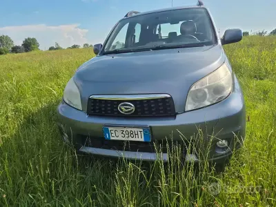 Usata Daihatsu Terios 105 CV (77 kW) 2010 Grigio SUV