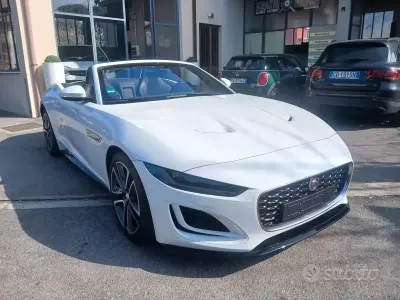 Usata Jaguar F-Type R-Dynamic 300 CV (220 kW) 2021 Bianco Cabrio