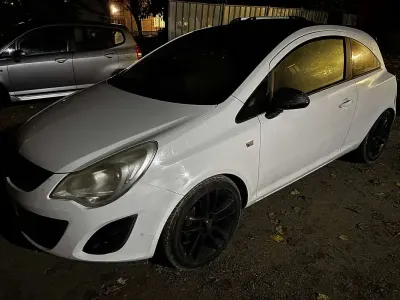 Usata Opel Corsa Sport 86 CV (63 kW) 2011 Utilitaria