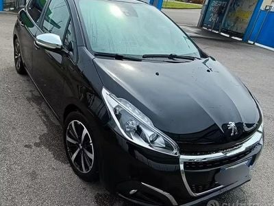 Usata Peugeot 208 Signature Sky 2019 Nero Utilitaria