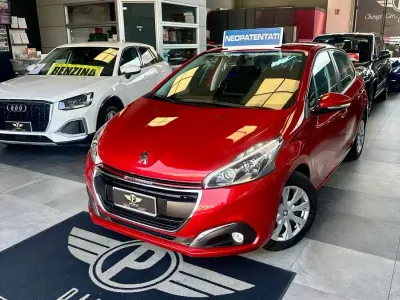 Usata Peugeot 208 Active+ 102 CV (75 kW) 2019 M5vh  rosso elixir (speciale) Utilitaria