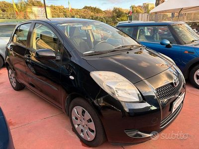 Usata Toyota Yaris 69 CV (50 kW) 2007 Nero Utilitaria