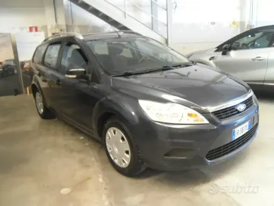 Usata Ford Focus 90 CV (66 kW) 2010 Grigio Station wagon
