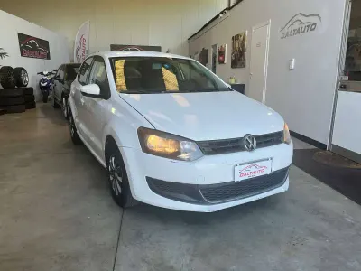 Usata VW Polo Trendline 60 CV (44 kW) 2013 Bianco metallizzato Utilitaria