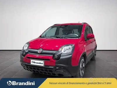 Usata Fiat Panda Cross Cross 70 CV (51 kW) 2025 Rosso Utilitaria