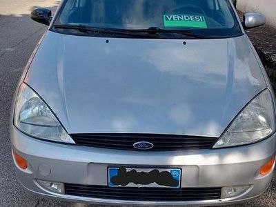 Usata Ford Focus 90 CV (66 kW) 2001 Grigio Berlina
