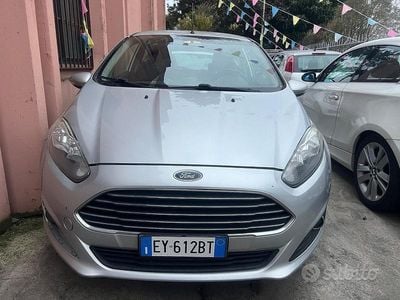 Usata Ford Fiesta Titanium 75 CV (55 kW) 2015 Grigio Coupé