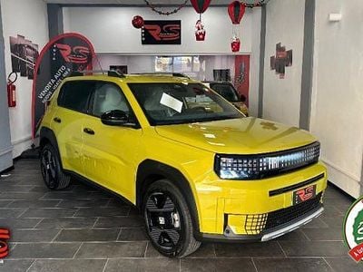 Nuova Fiat Grande Panda La Prima 100 CV (73 kW) 2025 Giallo Utilitaria