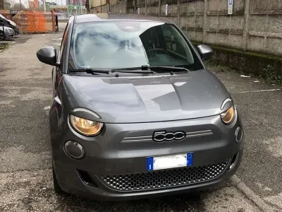 Usata Fiat 500e Icon 42 kW (58 CV) 2021 Grigio Cabrio