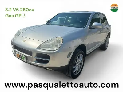 Usata Porsche Cayenne 250 CV (183 kW) 2004 Argento SUV