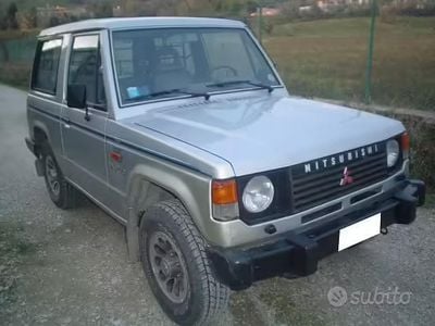 Usata Mitsubishi Pajero 84 CV (61 kW) 1988 Grigio SUV