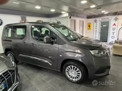 Begagnad Toyota Proace Verso City 101 HK (74 kW) 2021 Grå Kombi