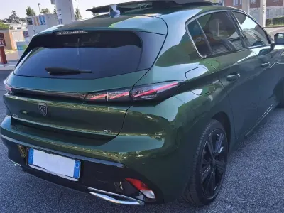 Usata Peugeot 308 GT 131 CV (96 kW) 2022 Verde Berlina