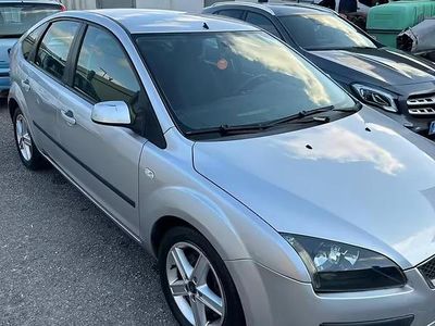 Usata Ford Focus 116 CV (85 kW) 2005 Grigio Berlina