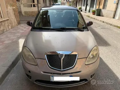 Usata Lancia Ypsilon 90 CV (66 kW) 2007 Grigio Utilitaria