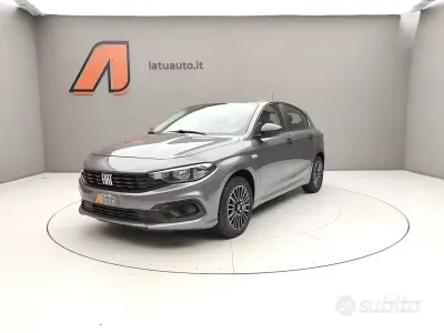 Usata Fiat Tipo 101 CV (74 kW) 2023 Grigio colosseo Berlina