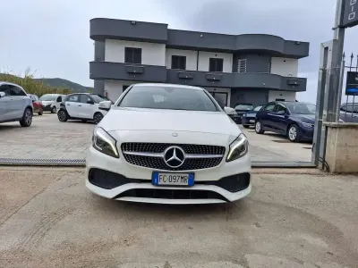 Usata Mercedes A180 Premium 109 CV (80 kW) 2016 Utilitaria