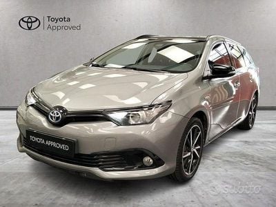 Usata Toyota Auris Hybrid Edition 136 CV (100 kW) 2017 Grigio Station wagon