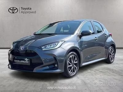 Usata Toyota Yaris Trend 72 CV (52 kW) 2022 Grigio Utilitaria