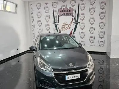 Usata Peugeot 208 Active 75 CV (55 kW) 2016 Grigio Utilitaria