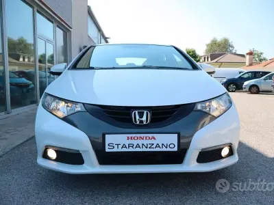 Usata Honda Civic Sport 99 CV (72 kW) 2012 Bianco Berlina