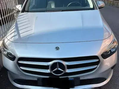 Usata Mercedes B180 116 CV (85 kW) 2021 Grigio Utilitaria