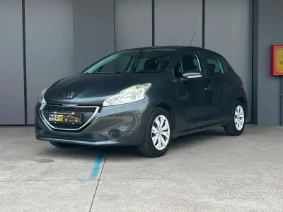 Usata Peugeot 208 Active 82 CV (60 kW) 2013 Grigio Utilitaria