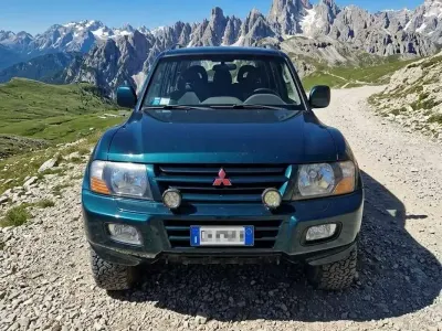 Usata Mitsubishi Pajero 99 CV (72 kW) 2002 Verde SUV