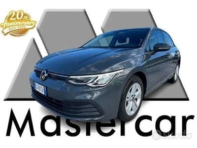 Usata VW Golf VIII Life 116 CV (85 kW) 2021 Grigio Berlina