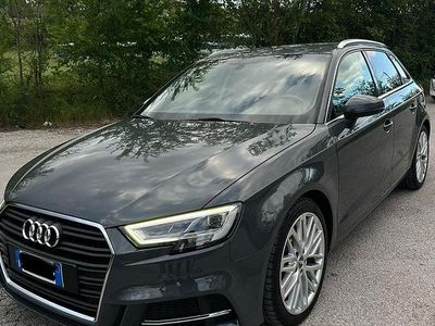 Begagnad Audi A3 Sport 116 HK (85 kW) 2018 Grå Sedan
