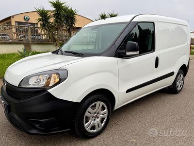 Usata Fiat Doblò Lounge 95 CV (69 kW) 2020 Bianco Monovolume
