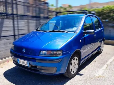 Usata Fiat Punto 80 CV (58 kW) 2000 Bluazzurro Utilitaria