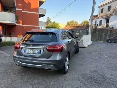 Usata Mercedes GLA200 Executive 136 CV (100 kW) 2018 Grigio SUV