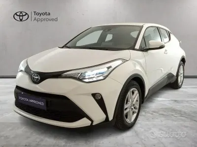 Usata Toyota C-HR Active 122 CV (89 kW) 2023 Bianco SUV