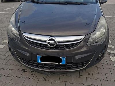 Usata Opel Corsa 2013 Grigio Berlina