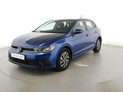 Usata VW Polo Life 95 CV (69 kW) 2023 Reef blue metallizzato Berlina