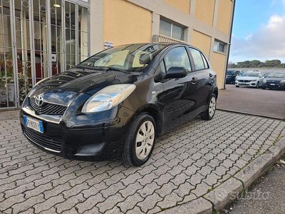 Usata Toyota Yaris Sol 73 CV (53 kW) 2011 Nero Utilitaria