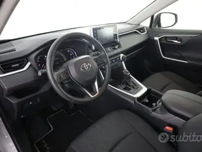 Usata Toyota RAV4 Hybrid 178 CV (130 kW) 2021 Grigio SUV