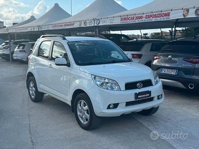 Usata Daihatsu Terios 104 CV (76 kW) 2008 Bianco SUV