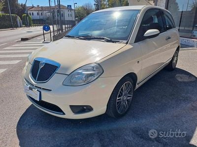 Begagnad Lancia Ypsilon 59 HK (43 kW) 2006 Beige Halvkombi