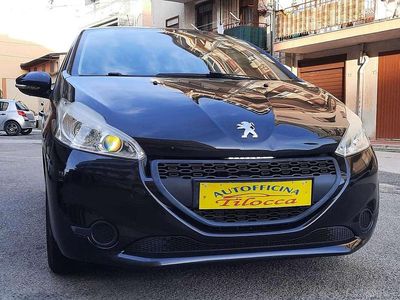 Usata Peugeot 208 Active 68 CV (50 kW) 2012 Nero Utilitaria