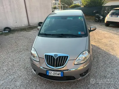 Usata Lancia Musa 95 CV (69 kW) 2011 Grigio Monovolume