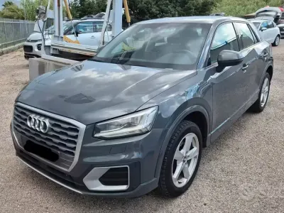 Usata Audi Q2 Design 116 CV (85 kW) 2017 Grigio SUV