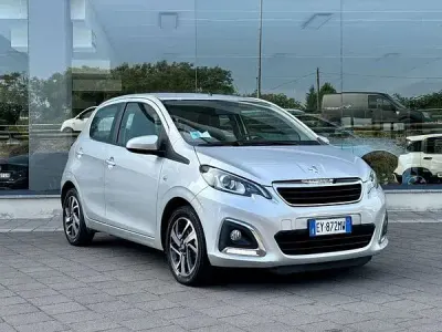 Usata Peugeot 108 Allure 69 CV (50 kW) 2015 Argento Utilitaria