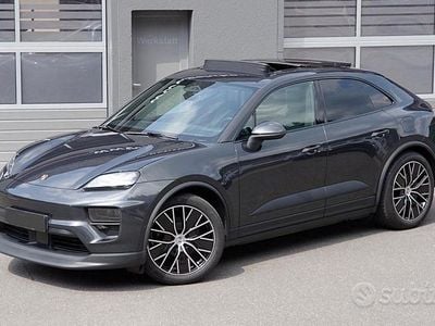 Usata Porsche Macan 4 Electric 264 kW (360 CV) 2025 Grigio scuro SUV
