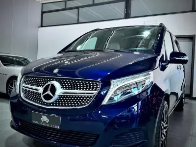 Usata Mercedes V250 Executive 190 CV (139 kW) 2015 Blu Monovolume