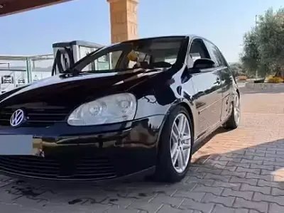 Begagnad VW Golf VI 105 HK (77 kW) 2008 Svart Halvkombi